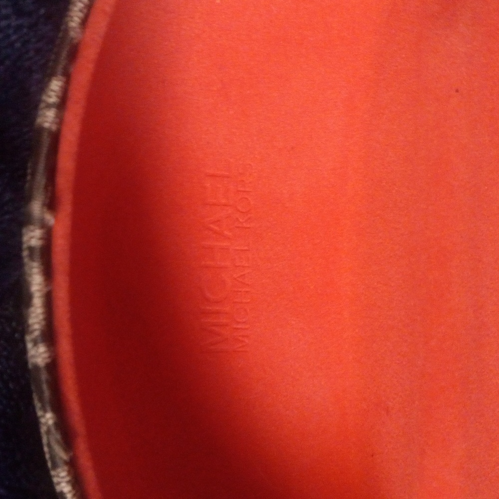Michael Michael Kors Glasses Case - Picture 4 of 5